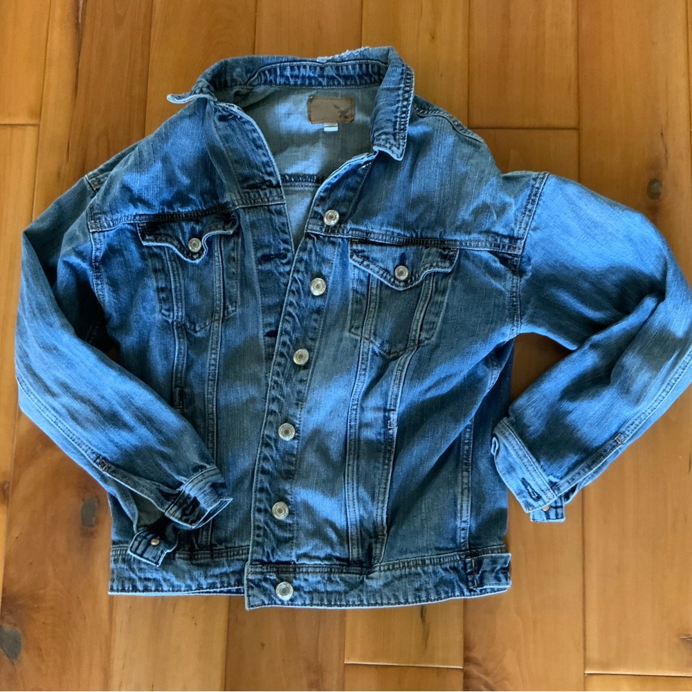American Eagle trucker jean jacket size XS